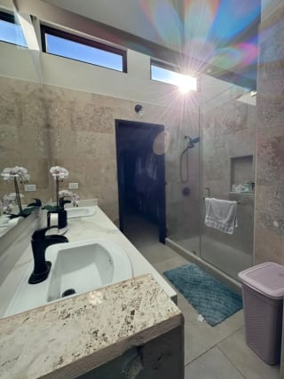 CASA EN VENTA CON PISCINA – LAZOS DE FRAIJANES; KM.20 CAES — Casa en Venta en Lazos de Fraijanes, Carretera a El Salvador, Guatemala, Ciudad — miniatura 10 de 15