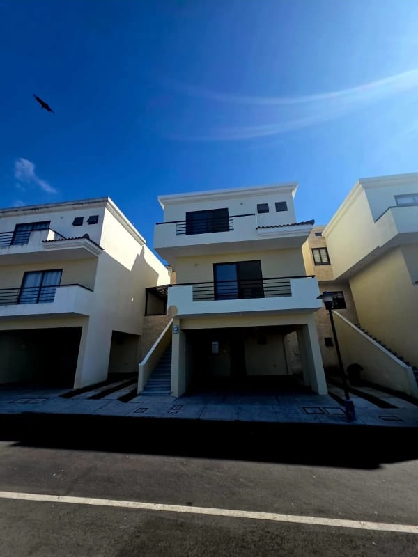 CASA EN VENTA VISTAS DE SAN ISIDRO III — Casa en Venta en San Isidro, Zona 16, Guatemala, Ciudad — foto 1 de 9