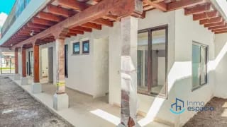 Casas en venta- Residencia de lujo en Club Residencial Franciscanos — Casa en Venta en Ciudad Vieja, Sacatepéquez — miniatura 1 de 17