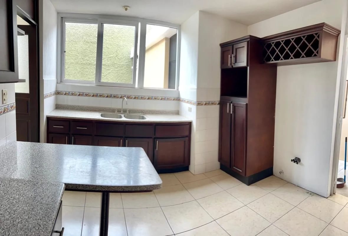 Casa en Venta, Km.16.5 Carretera Salvador — Casa en Venta en Carretera a El Salvador, Guatemala, Ciudad — foto 9 de 11