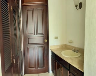 Casa en Venta, Km.16.5 Carretera Salvador — Casa en Venta en Carretera a El Salvador, Guatemala, Ciudad — miniatura 3 de 11