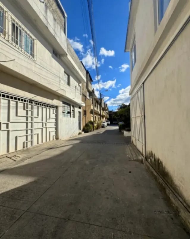 CASA EN RENTA EN ZONA 6  DE 2 NIVELES, FUERA DE GARITA — Casa en Venta en Zona 6, Guatemala, Ciudad — foto 8 de 12