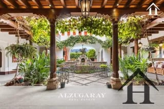 casa de lujo amueblada con piscina Cond Antigua Guatemala — Casa en Venta en Bosques de Antigua, Antigua, Sacatepéquez — miniatura 1 de 9