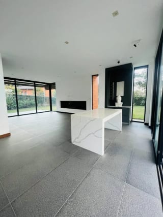 RESIDENCIA DE LUJO - CLUB DE GOLF EL PULTÉ - ZONA 24 — Casa en Venta en Zona 24, Guatemala, Ciudad — miniatura 5 de 14