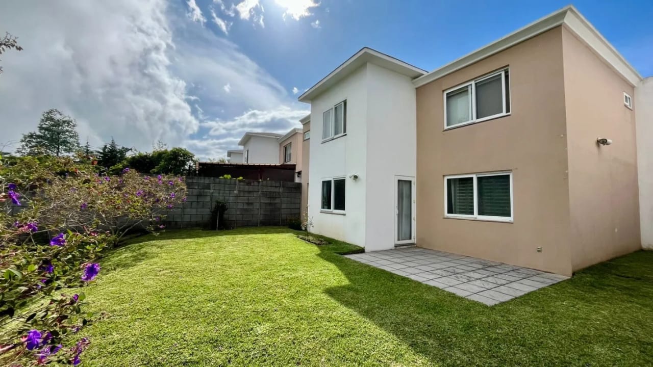 Vendo casa en la Fontana 2 kms. 25 CAES — Casa en Venta en La Fontana II, Carretera a El Salvador, Guatemala, Ciudad — foto 1 de 9