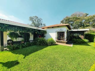 Casa en Venta en Casco de Antigua Guatemala — Casa en Venta en Dentro del Casco, Antigua, Sacatepéquez — miniatura 1 de 17
