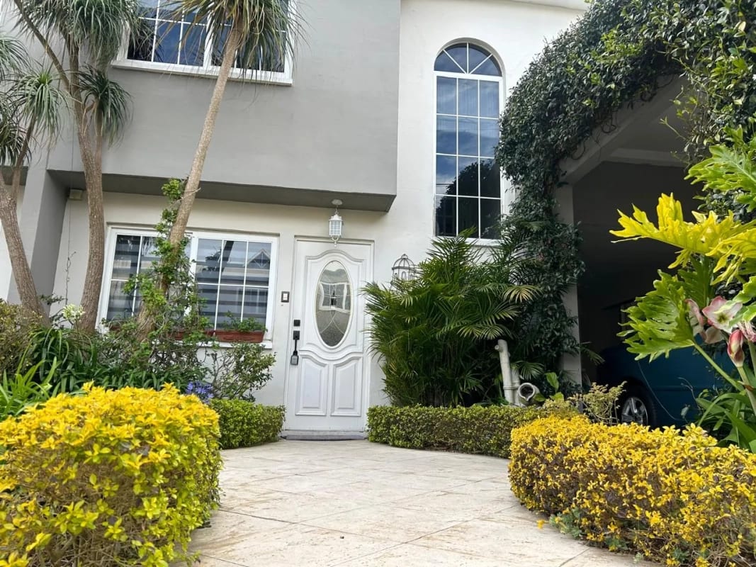 Casa En Venta en Altos de Arrazola — Casa en Venta en Altos de Arrazola, Carretera a El Salvador, Guatemala, Ciudad — foto 2 de 4