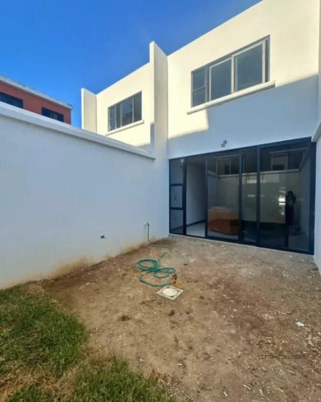 CASA EN VENTA EN ZONA 16 PARA ESTRENAR — Casa en Venta en Hacienda Real, Zona 16, Guatemala, Ciudad — foto 9 de 9
