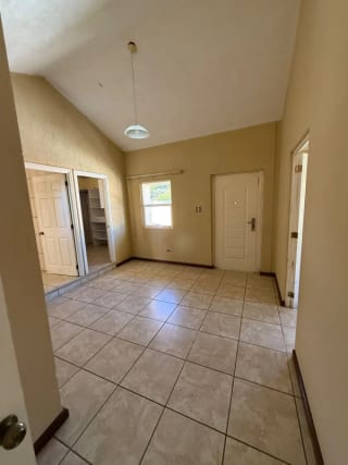 Residencia carretera el salvador km 17.5 / ADA — Casa en Venta en Arrazola II, Carretera a El Salvador, Guatemala, Ciudad — miniatura 3 de 7