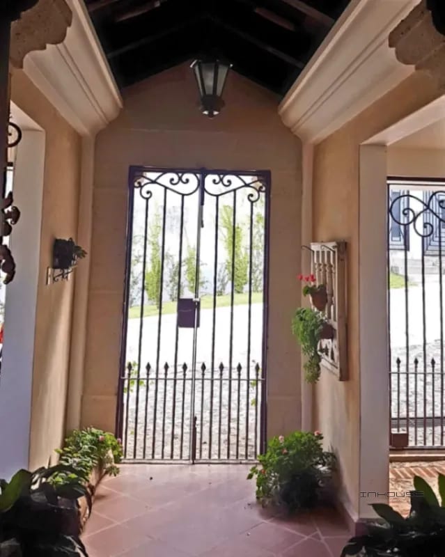 CASA EN VENTA EN CARRETERA A SAN LUCAS KM 21.5, ESTILO COLONIAL — Casa en Venta en San Juan Sacatepéquez, Sacatepéquez — foto 7 de 11