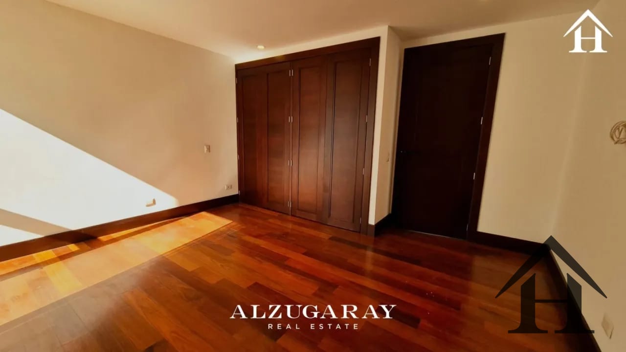 casa moderna con elevador cond zona 15 Vh2 — Casa en Venta en Zona 15, Guatemala, Ciudad — foto 5 de 13