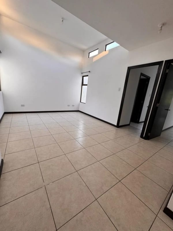 Venta de Casa Vistas de San Isidro Zona 16 — Casa en Venta en Vistas de San Isidro, Zona 16, Guatemala, Ciudad — foto 12 de 15