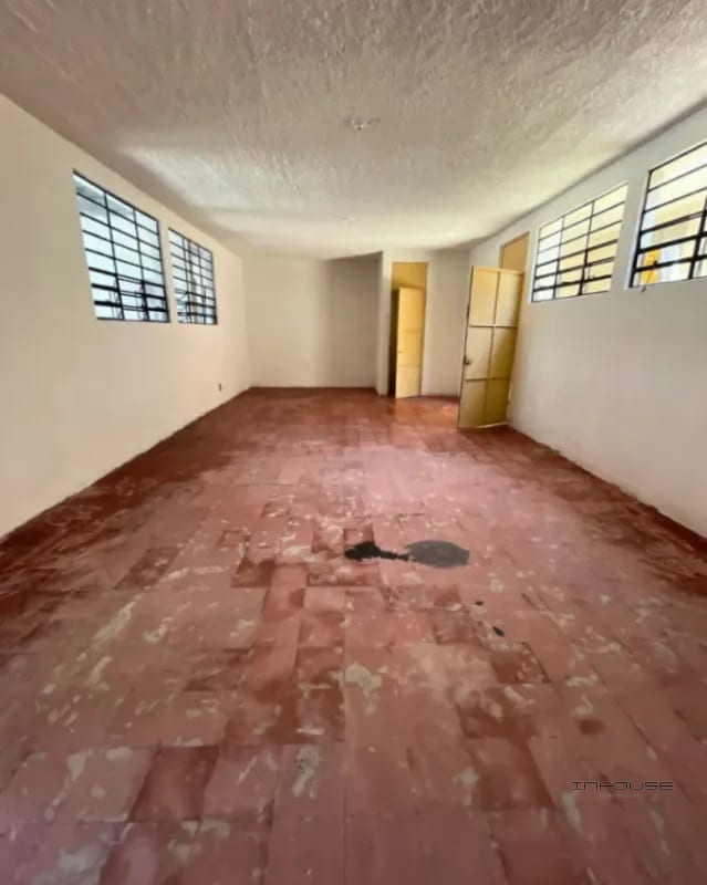 CASA EN VENTA EN ZONA 4 DE MIXCO, PARA USO COMERCIAL — Casa en Venta en Zona 4 Mixco, Guatemala, Ciudad — foto 9 de 10