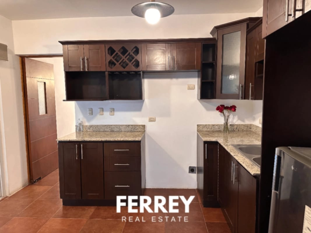 Oportunidad Unica / Casa con terraza privada — Casa en Venta en Carretera a El Salvador, Guatemala, Ciudad — foto 13 de 17
