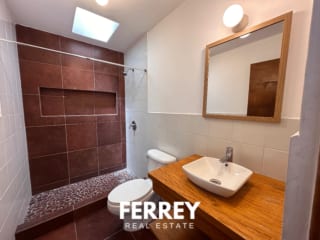 Oportunidad Unica / Casa con terraza privada — Casa en Venta en Carretera a El Salvador, Guatemala, Ciudad — miniatura 12 de 17