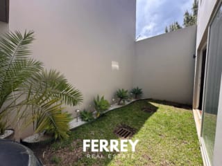Oportunidad Unica / Casa con terraza privada — Casa en Venta en Carretera a El Salvador, Guatemala, Ciudad — miniatura 5 de 17