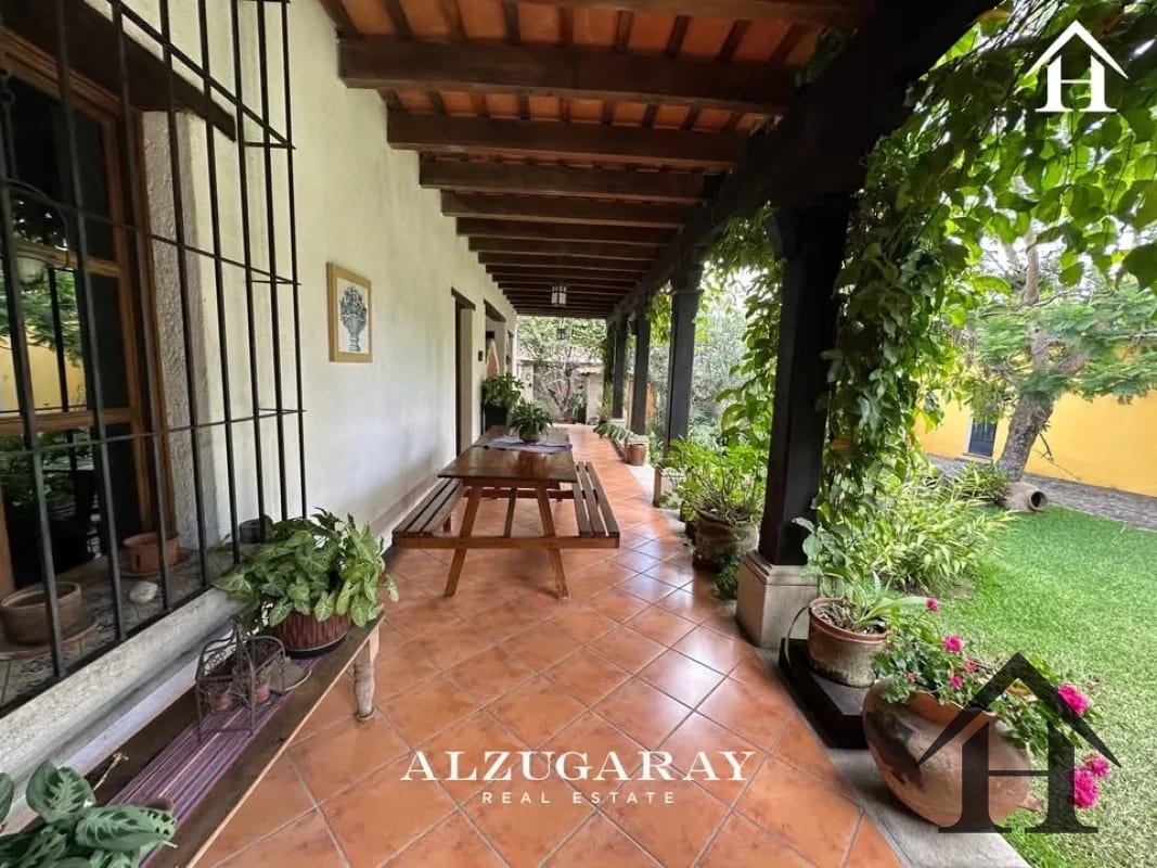 casa con jardines casco central antigua — Casa en Venta en Antigua, Sacatepéquez — foto 4 de 11