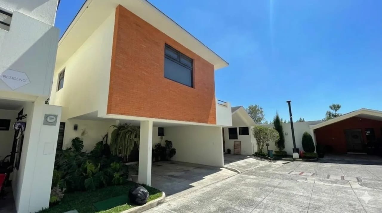 BOSQUE ESCONDIDO KM 21.5 CARRETERA FRAIJANES. AMPLIO TERRENO DE 8.20 FRENTE X 30.60 FONDO. — Casa en Venta en Carretera a El Salvador, Guatemala, Ciudad — foto 1 de 17