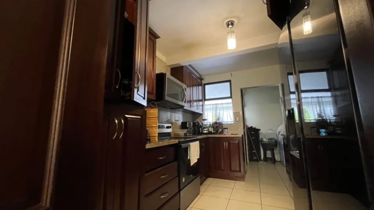 BOSQUE ESCONDIDO KM 21.5 CARRETERA FRAIJANES. AMPLIO TERRENO DE 8.20 FRENTE X 30.60 FONDO. — Casa en Venta en Carretera a El Salvador, Guatemala, Ciudad — foto 6 de 17