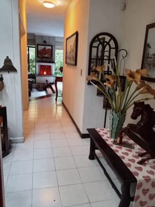 Vendo linda casa en zona 10, a cuadras de los Próceres. — Casa en Venta en Zona 10, Guatemala, Ciudad — miniatura 9 de 17