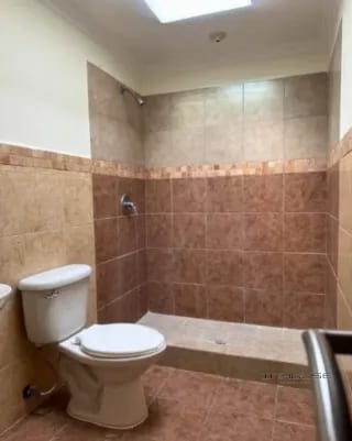CASA EN VENTA EN SAN JOSE PINULA DENTRO DE CONDOMINIO (copia) — Casa en Venta en San José Pinula, Carretera a El Salvador, Guatemala, Ciudad — miniatura 3 de 11