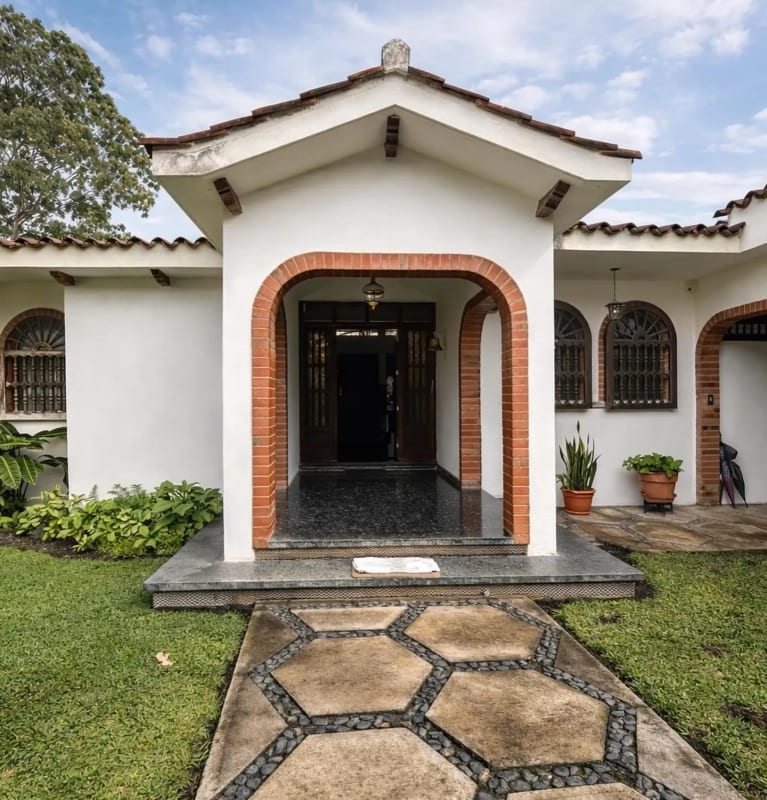 PRECIOSA CASA EN VENTA VISTA HERMOSA II — Casa en Venta en Vista Hermosa II, Zona 15, Guatemala, Ciudad — foto 1 de 10