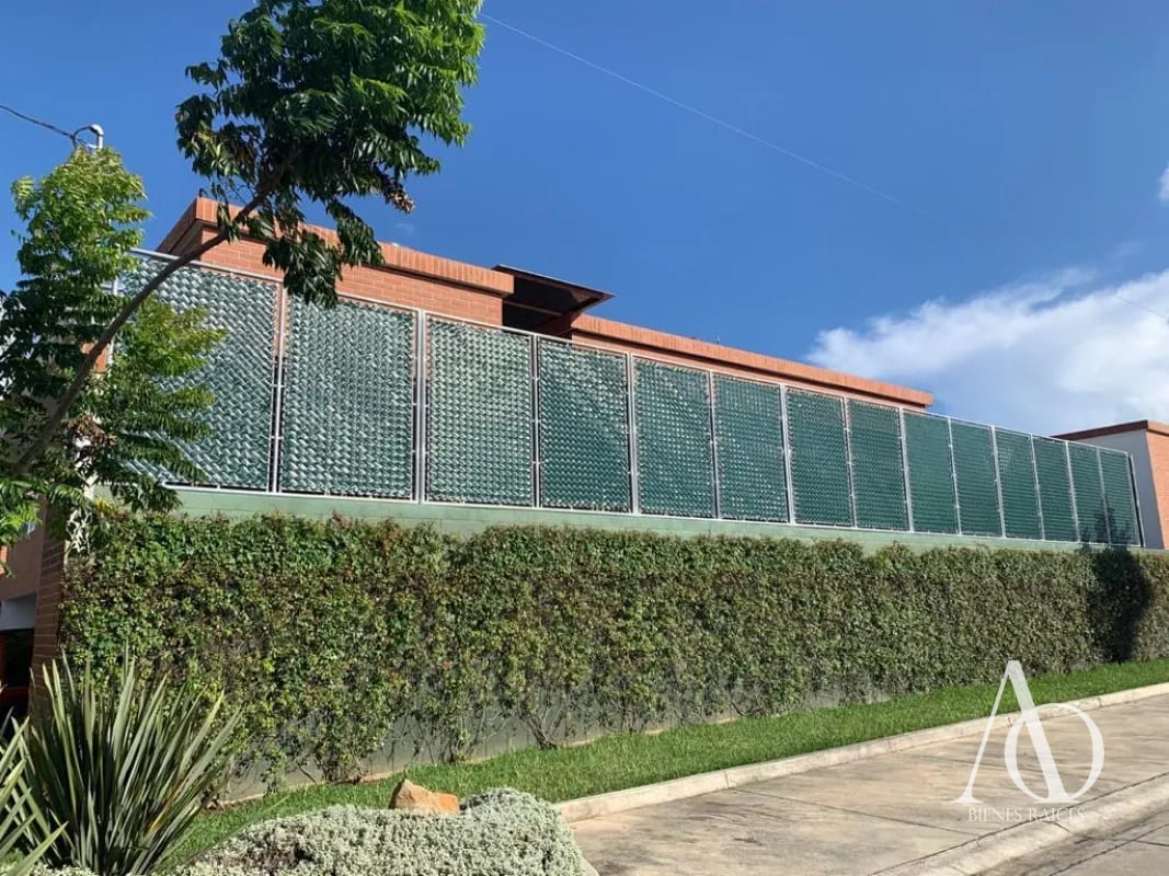 Casa en Venta en Portal de San Isidro 3, zona 16 / EN DIRECTO — Casa en Venta en Portal de San Isidro III, Zona 16, Guatemala, Ciudad — foto 2 de 16