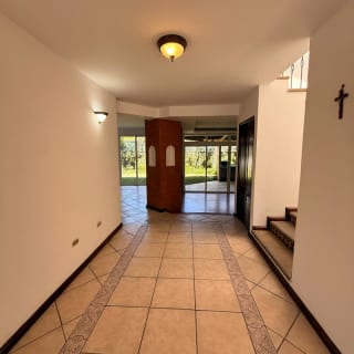 Casa en venta | 4 hab | 6 parqueos | jardin con pergola | San Antonio CAES — Casa en Venta en San Antonio, Carretera a El Salvador, Guatemala, Ciudad — miniatura 13 de 13