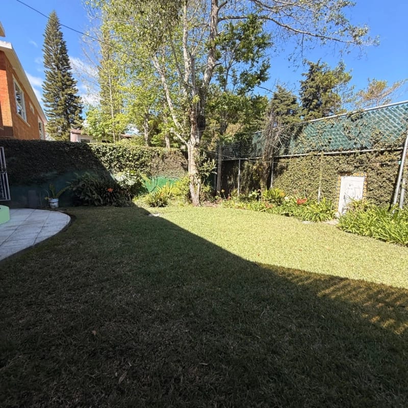 Casa en venta | 4 hab | 6 parqueos | jardin con pergola | San Antonio CAES — Casa en Venta en San Antonio, Carretera a El Salvador, Guatemala, Ciudad — foto 3 de 13