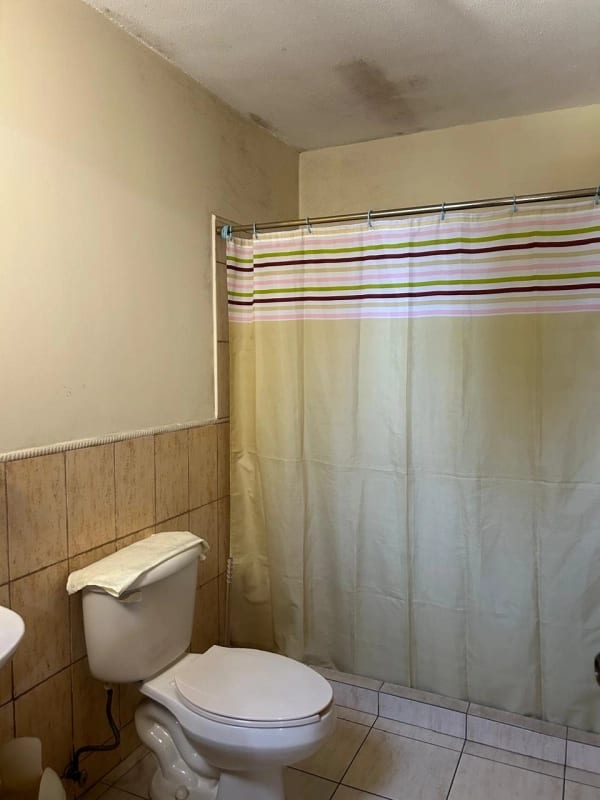 CASA EN VENTA CONDOMINIO ALTOS DEL ENCINAL, ZONA 7 DE MIXCO — Casa en Venta en Zona 7 Mixco, Guatemala, Ciudad — foto 2 de 11