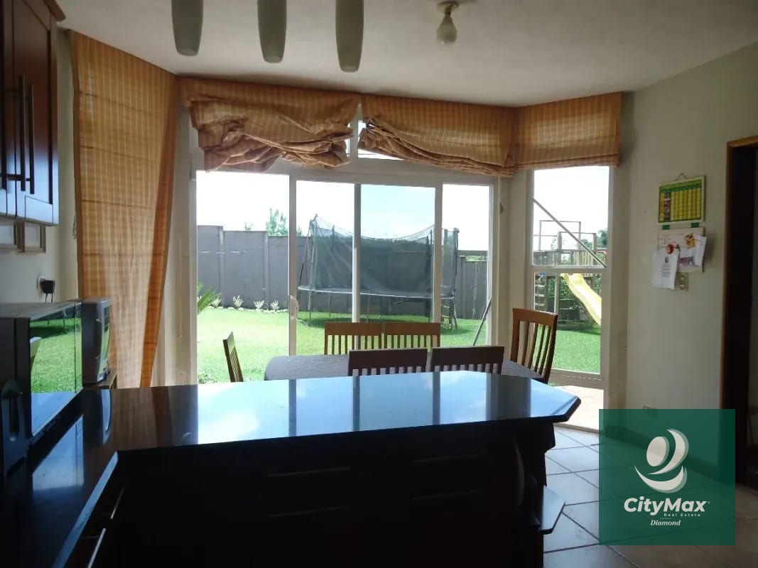 CASA EN VENTA EN CONDOMINIO COLINAS DE CASTEL — Casa en Venta en Colinas de Castel, Carretera a El Salvador, Guatemala, Ciudad — foto 10 de 15