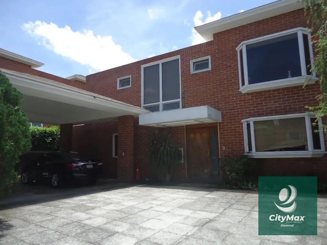 CASA EN VENTA EN CONDOMINIO COLINAS DE CASTEL — Casa en Venta en Colinas de Castel, Carretera a El Salvador, Guatemala, Ciudad — foto 4 de 15