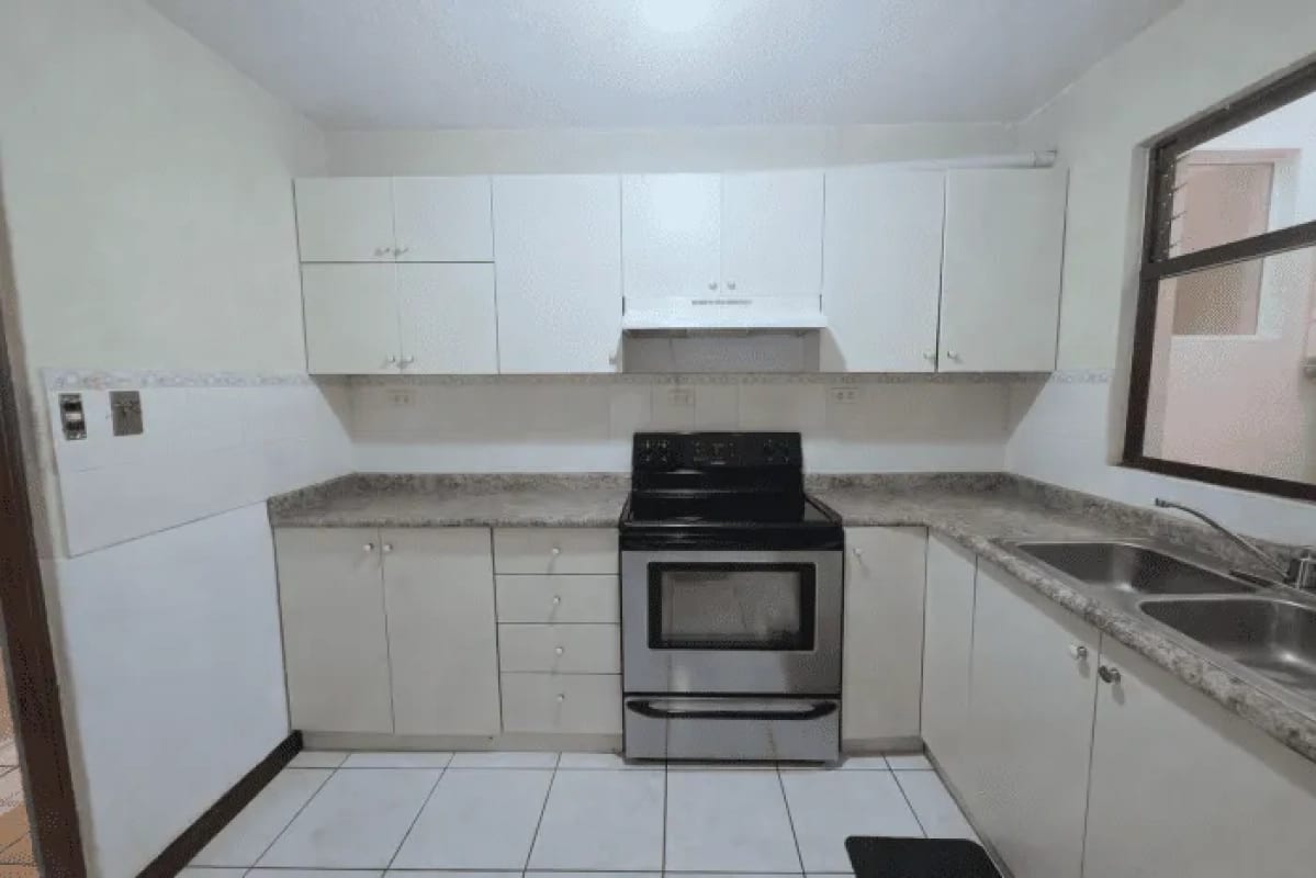 Casa en Venta en Loma Real San Cristobal — Casa en Venta en Zona 8 Mixco, Guatemala, Ciudad — foto 3 de 16