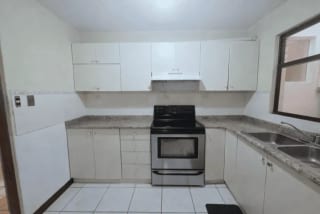 Casa en Venta en Loma Real San Cristobal — Casa en Venta en Zona 8 Mixco, Guatemala, Ciudad — miniatura 3 de 16