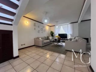 CASA EN VENTA – JARDINES DEL ROSARIO, ZONA 16 — Casa en Venta en Zona 16, Guatemala, Ciudad — miniatura 1 de 13