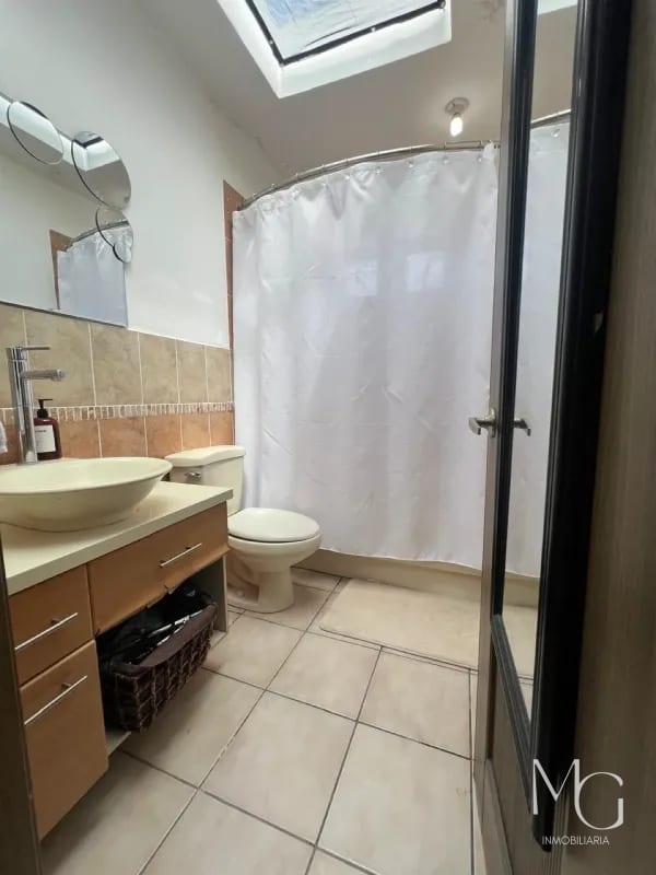 CASA EN VENTA – JARDINES DEL ROSARIO, ZONA 16 — Casa en Venta en Zona 16, Guatemala, Ciudad — foto 5 de 13