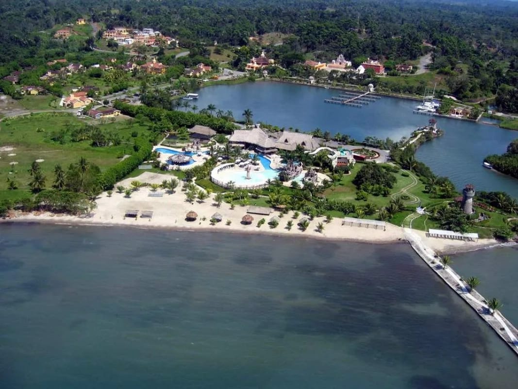 CASA EN VENTA Y RENTA EN AMATIQUE BAY — Casa en Alquiler en Puerto Barrios, Izabal — foto 11 de 13