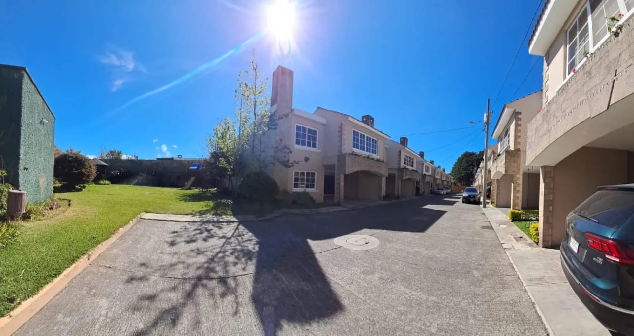 Venta de Casa en Residenciales Santa Mònica VI, Km. 16.5 Carretera a El Salvador — Casa en Venta en Carretera a El Salvador, Guatemala, Ciudad — foto 1 de 17
