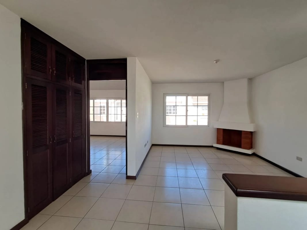 Venta de Casa en Residenciales Santa Mònica VI, Km. 16.5 Carretera a El Salvador — Casa en Venta en Carretera a El Salvador, Guatemala, Ciudad — foto 5 de 17