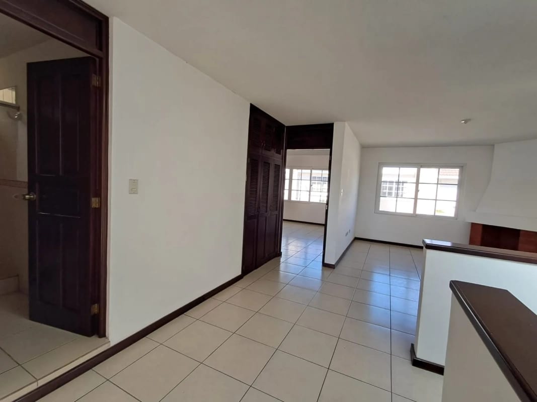 Venta de Casa en Residenciales Santa Mònica VI, Km. 16.5 Carretera a El Salvador — Casa en Venta en Carretera a El Salvador, Guatemala, Ciudad — foto 4 de 17