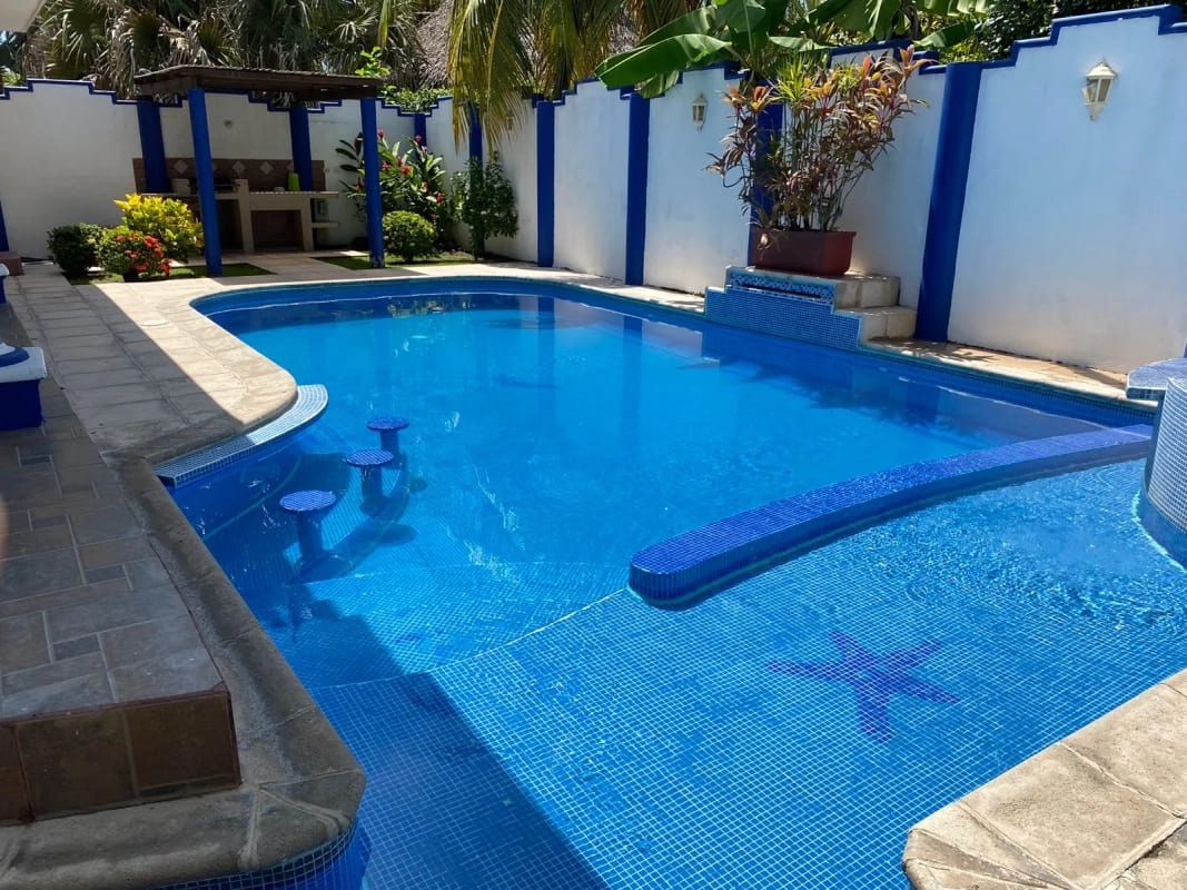 Venta Casa en la Playa -Chulamar- — Casa en Venta en Chulamar, Puerto San José, Escuintla — foto 1 de 13