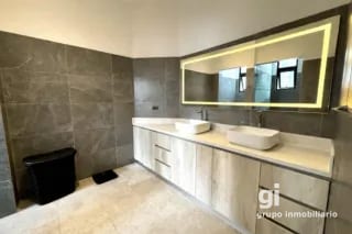 Casa en venta en Santa Rosalía con excelente distribución, jardín y pozo propio — Casa en Venta en Carretera a El Salvador, Guatemala, Ciudad — miniatura 3 de 15