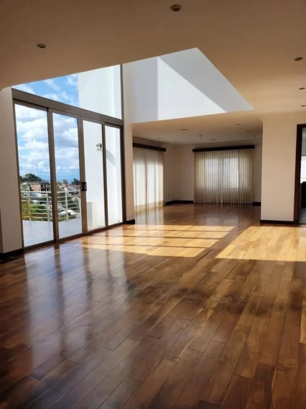 Amplia casa en Las Cumbres zona 16 — Casa en Venta en Las Cumbres, Zona 16, Guatemala, Ciudad — foto 17 de 17