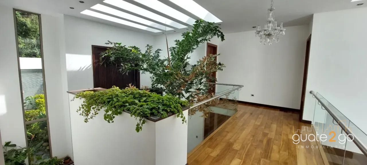 Amplia casa en Las Cumbres zona 16 — Casa en Venta en Las Cumbres, Zona 16, Guatemala, Ciudad — foto 16 de 17