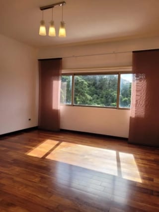 Amplia casa en Las Cumbres zona 16 — Casa en Venta en Las Cumbres, Zona 16, Guatemala, Ciudad — miniatura 11 de 17