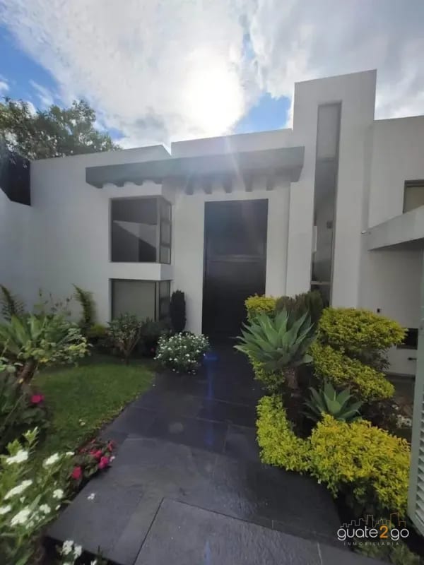 Amplia casa en Las Cumbres zona 16 — Casa en Venta en Las Cumbres, Zona 16, Guatemala, Ciudad — foto 2 de 17