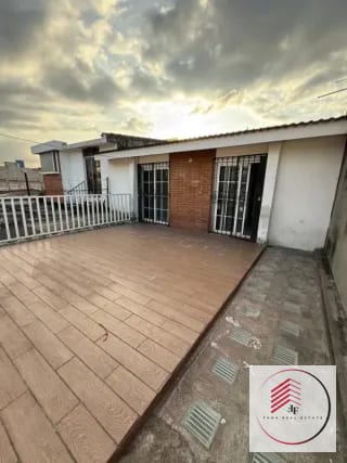 VENTA de casa en zona 11 a un costado de calzada Roosevelt — Casa en Venta en Zona 2 Mixco, Guatemala, Ciudad — miniatura 7 de 13
