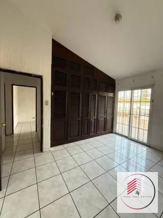 VENTA de casa en zona 11 a un costado de calzada Roosevelt — Casa en Venta en Zona 2 Mixco, Guatemala, Ciudad — miniatura 2 de 13