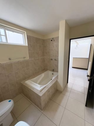 CASA EN VENTA EN KM 19.9 A SAN JOSE PINULA CONDOMINIO LOS MANANTIALES — Casa en Venta en Los Manantiales, Carretera a El Salvador, Guatemala, Ciudad — miniatura 8 de 17