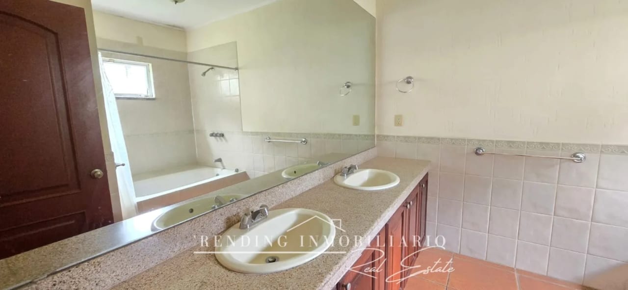 Casa en renta Carretera a El Salvador k23, condominio Casa y Campo, 4 habitaciones + 4 parqueos — Casa en Alquiler en Fraijanes, Carretera a El Salvador, Guatemala, Ciudad — foto 3 de 17